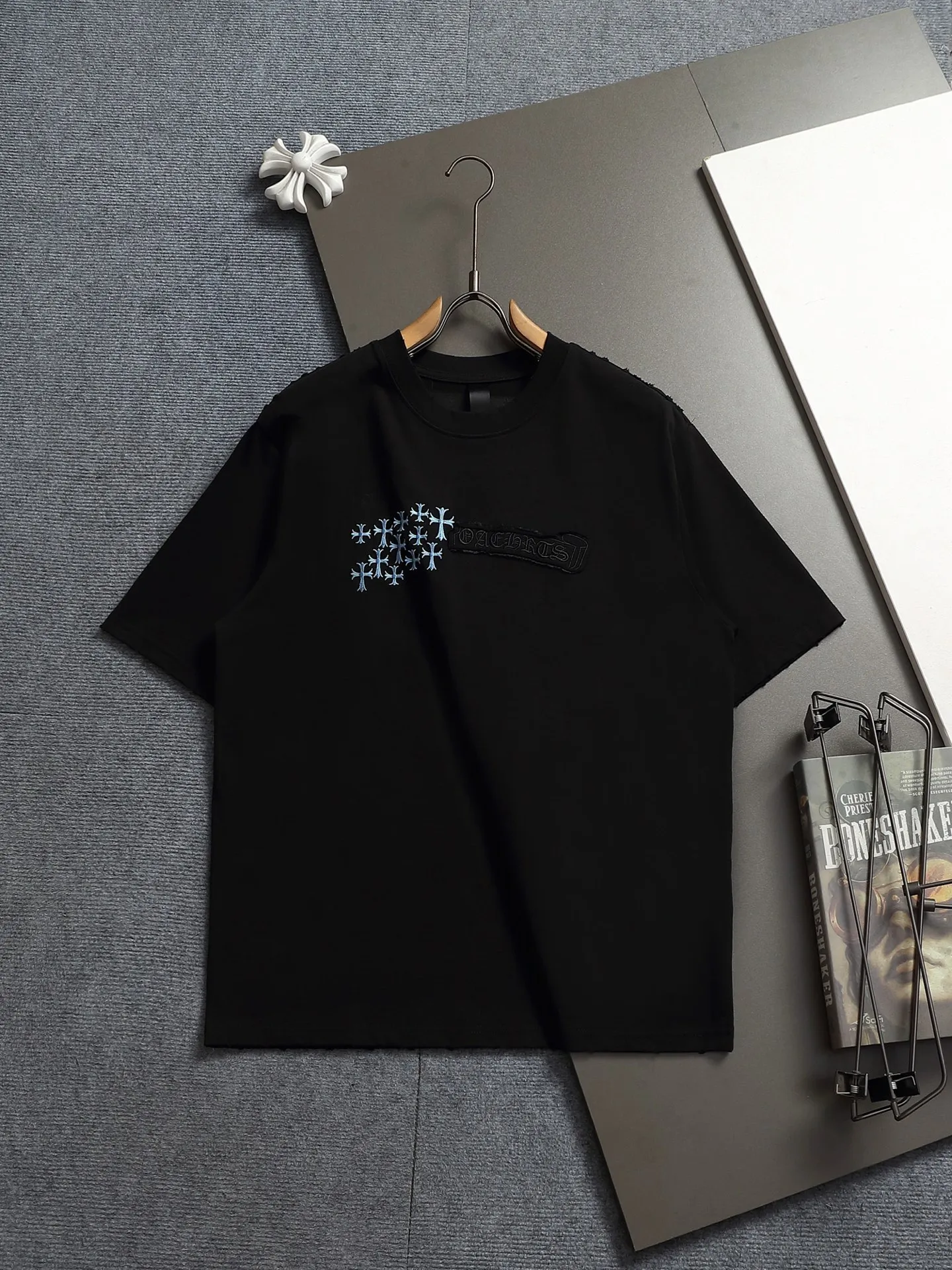 Premium 𝗖𝗵𝗿𝗼𝗺𝗲 𝗛𝗲𝗮𝗿𝘁𝘀/ 2026 New Arrival Original T 👑 ！ ！ ✟ ！ 👍 ✂️Quality , ！ 。 ： ➕100% 。Authentic ➕ ➕3D ➕ ： ！ ！ Authentic ！ Same Style ！ ：White Black Size：S-XL